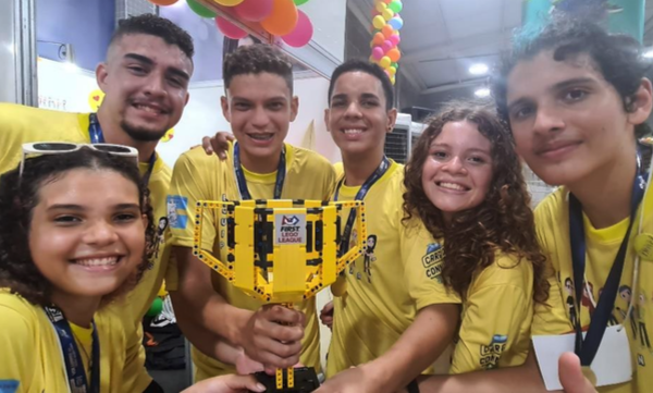 Estudantes de colégio estadual de Baía Formosa (RN) buscam apoio para disputar festival nacional de robótica em São Paulo.